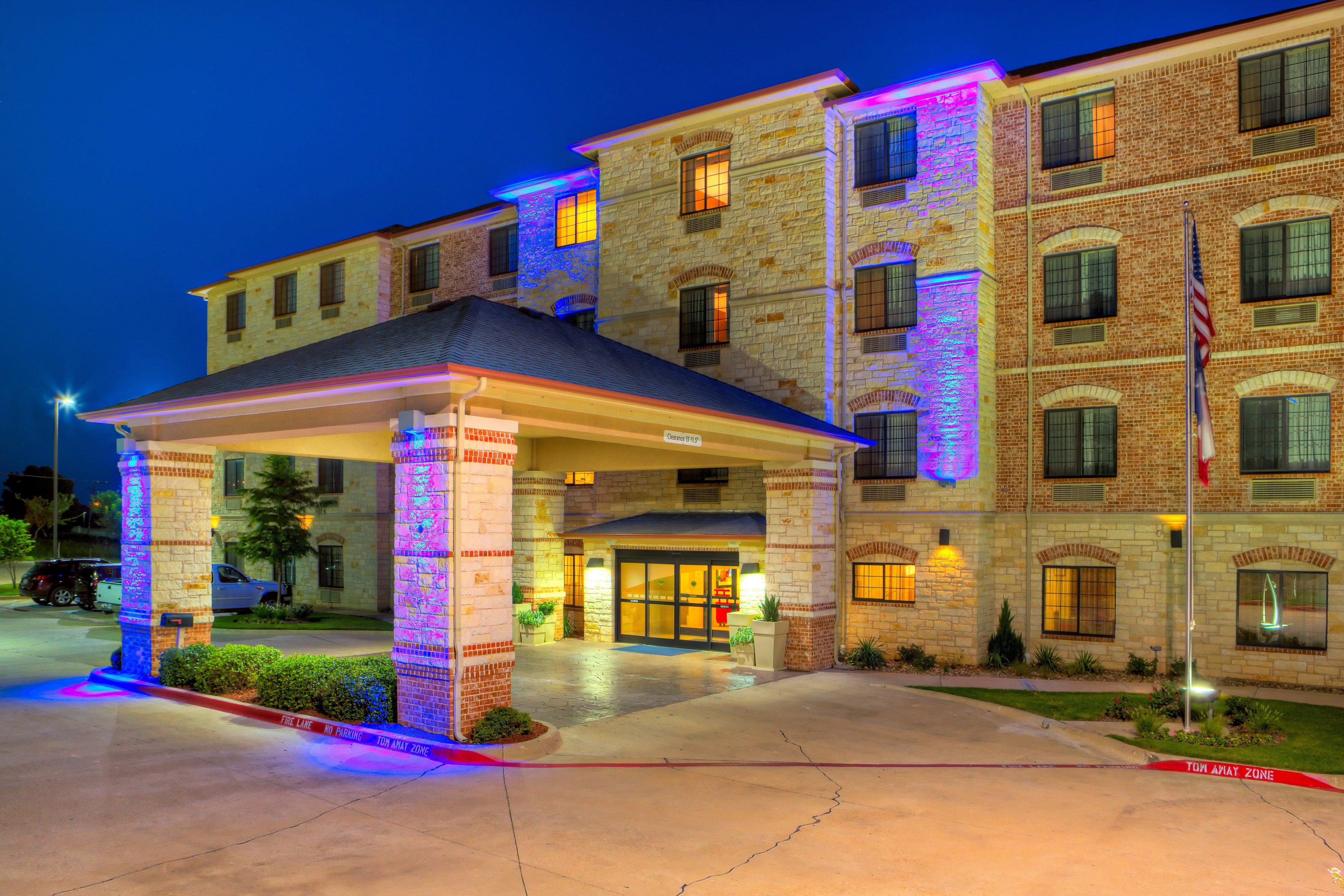 Holiday Inn Express And Suites Granbury By Ihg Экстерьер фото